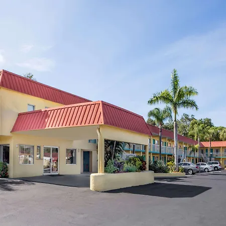 Motel Super 8 By Wyndham Sarasota Near Siesta Key